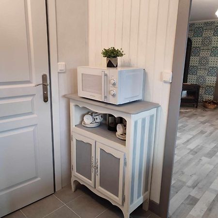 Chalet Dans La Foret....Adorable 1 Bedroom Chalet Surrounded By Woodland Pressignac Exterior foto